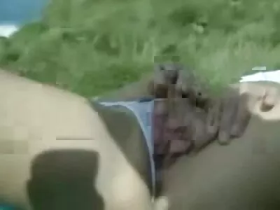 ਲਾਲ ਵਾਲਾਂ ਵਾਲੀ ਔਰਤ ਵੱਲ ਸ਼ਿਫਟ ਹੋ ਰਹੀ ਹੈ