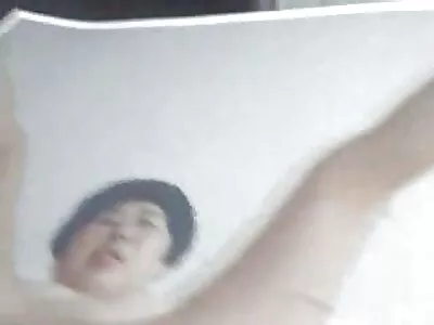 ਫਰਸ਼ 'ਤੇ ਲੈਟਿਨਾ ਨੂੰ Fucks